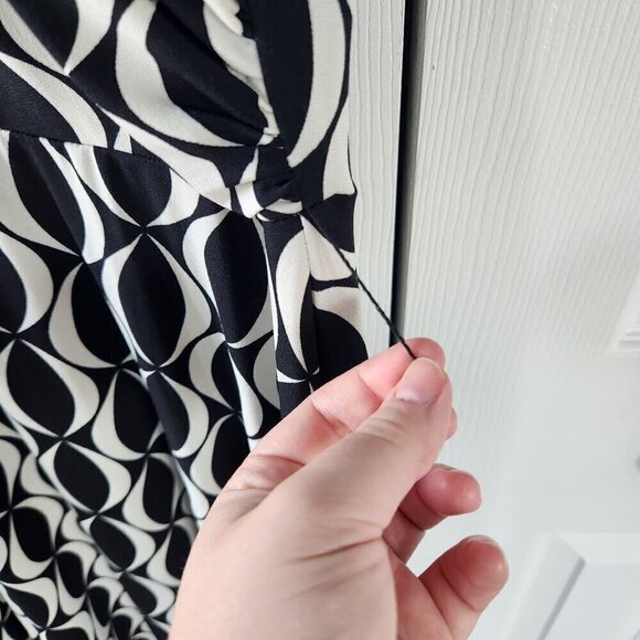 Donna Morgan V-Neck Mock Wrap Short Sleeve Dress - Picture 6 of 10